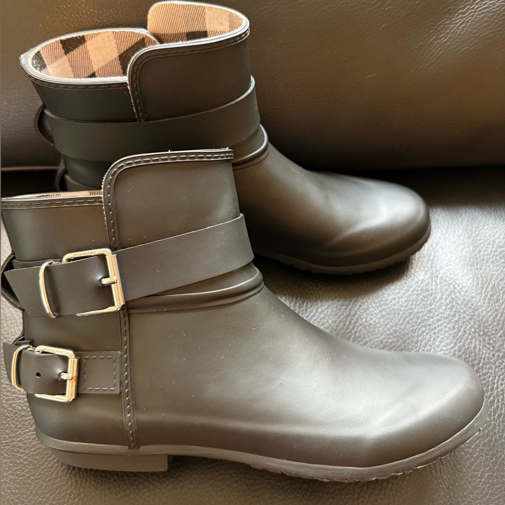 Burberry Black Rubber Short Ankle Rain Boots Size 37